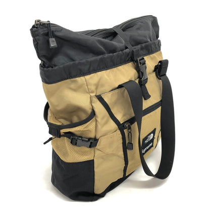 【現状渡し品】【メンズ/レディース】 THE NORTH FACE ザ・ノースフェイス × Supreme Adventure Tote NF0A4QT1 アドベンチャー トートバッグ 鞄 バッグ 188-251030-rs-01-fur カラー：カーキ・ベージュ系 万代Net店