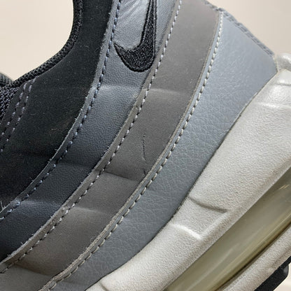 【中古品】【メンズ】 749766-021 AIR MAX 95 ESSENTIAL エア マックス 95 エッセンシャル スニーカー 靴 160-260215-kh-04-izu サイズ：27.5 カラー：BLACK/ANTHRACITE 万代Net店