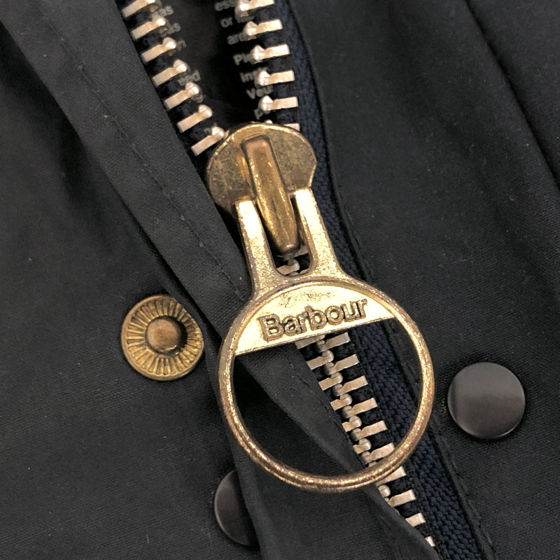 【現状渡し品】【メンズ】 BARBOUR バーブァー 90S BORDER OILED JACKET オイルジャケット 3ワラント 95年製 英国製 アウター 古着 ヴィンテージ 144-260630-rs-08-fur サイズ：C44/112CM カラー：ネイビー 万代Net店