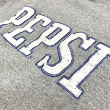 【現状渡し品】【メンズ】 NOTHING ELSE IS A PEPSI ナッシング・エルス・イズ・ア・ペプシ ペプシコーラ アドバタイジング スウェットプルオーバーパーカー 146-260112-yu-06-fur サイズ：XL カラー：グレー 万代Net店