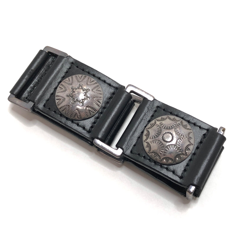 【中古品】【メンズ】 TSUNAIHAIYA ツナイハイヤ Cracasso Bracelet クラカッソ ブレスレット レザーブレスレット コンチョ アクセサリー 193-260929-rs-01-fur サイズ：L カラー：ブラック 万代Net店