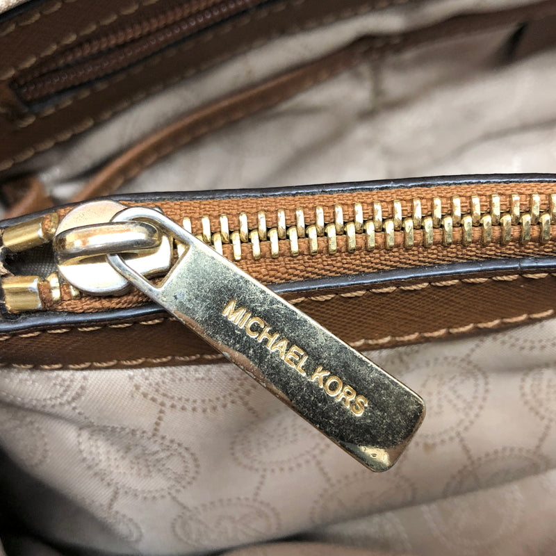 【現状渡し品】【レディース】 MICHAEL KORS マイケルコース Cynthia ミディアム サッチェル 30S3TCYS2L ハンドバッグ ショルダーバッグ 鞄 188-260929-rs-06-fur カラー：ブラウン 万代Net店