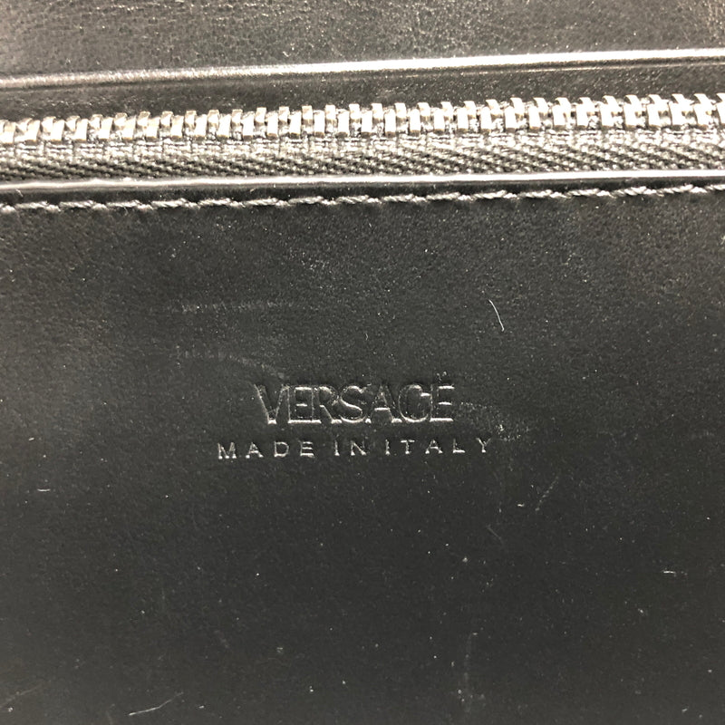 【中古品】【メンズ/レディース】 VERSACE ヴェルサーチェ La Greca グレカ ラウンドファスナー ウォレット 長財布 181-260709-rs-02-fur カラー：ブラック/グレー系 万代Net店