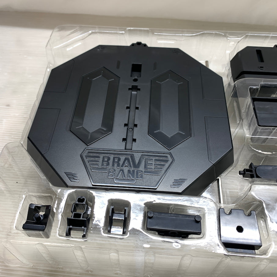 【現状渡し品】 THE合体 DXブレイバーン用ディスプレイベース 「勇気爆発バーンブレイバーン」 057-260609-MS-05-min 万代Net店