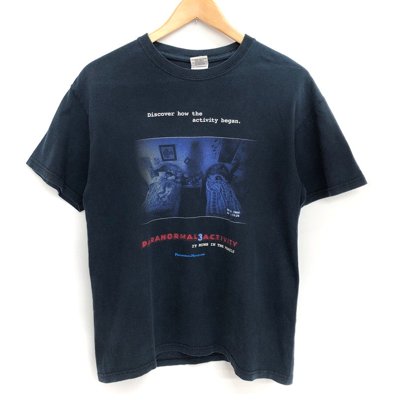 【現状渡し品】【メンズ】 GILDAN ギルダン "PARANORMAL ACTIVITY 3"SS TEE ムービー Tシャツ 半袖 トップス 古着 ヴィンテージ系 146-260422-rs-06-fur サイズ：M カラー：ネイビー 万代Net店