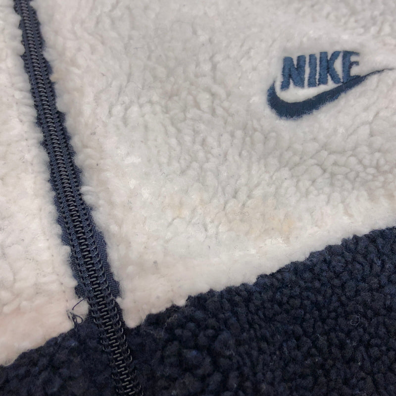 【現状渡し品】【メンズ】 NIKE ナイキ BIG SWOOSH BOA JACKET BQ6546-114 ビッグスウッシュ リバーシブル ボアジャケット アウター 古着 148-261005-rs-03-fur サイズ：XL カラー：ホワイト/ネイビー 万代Net店