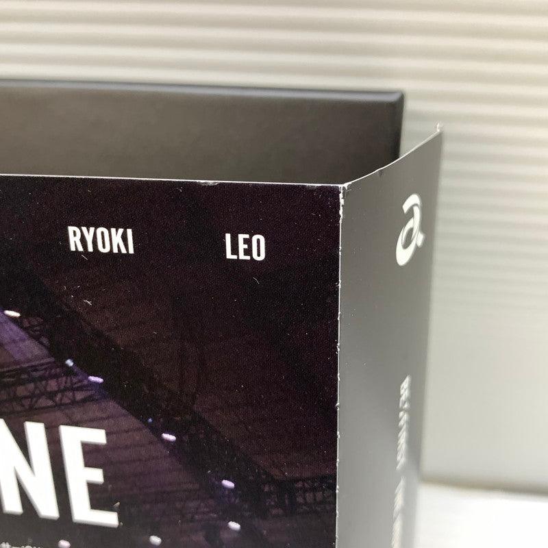 【現状渡し品】 BE FIRST THE MOVIE BE：the ONE PREMIUM EDITION Blu-ray 3Discs 010-250731-ks-08-min 万代Net店