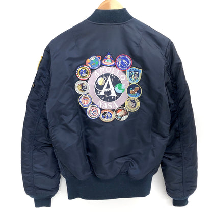 【中古品】【メンズ】 ALPHA INDUSTRIES アルファインダストリーズ MA-1 TIGHT APOLLO TA0113-067 エムエーワン タイト アポロ11号 NASA ブルゾン アウター 古着 145-261007-rs-06-fur サイズ：M カラー：ネイビー×レッド 万代Net店