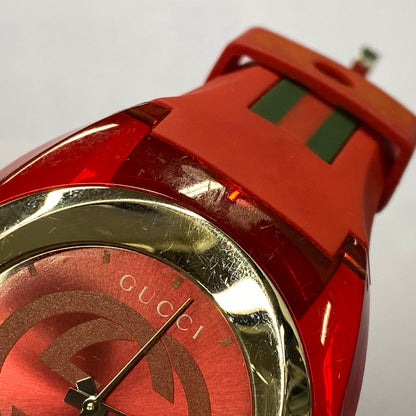 【中古品】【メンズ/レディース】 GUCCI グッチ 137.1 赤文字盤 SYNC QUARTZ シンク クォーツ 時計 腕時計 197-260531-kh-01-izu カラー：レッド 万代Net店