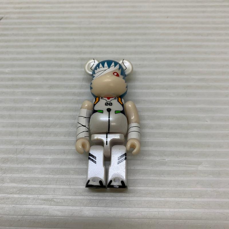 【中古品】 BE@RBRICK ベアブリック セブンイレブンxエヴァンゲリヲン 綾波レイ Ver. 039-260629-AS-11-min 万代Net店