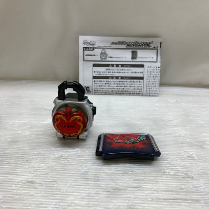 【現状渡し品】 仮面ライダー鎧武 DX禁断のリンゴロックシード＆イドゥンフェイスプレート 042-260807-MS-06-min 万代Net店
