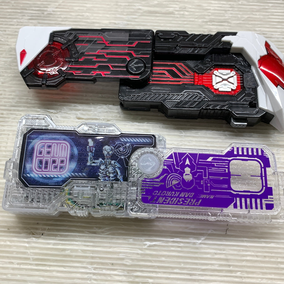 【現状渡し品】 DX幻夢無双ガシャット＋サウザンドアーク＆檀黎斗プログライズキー 仮面ライダーゲンムズ 042-260807-MS-10-min 万代Net店