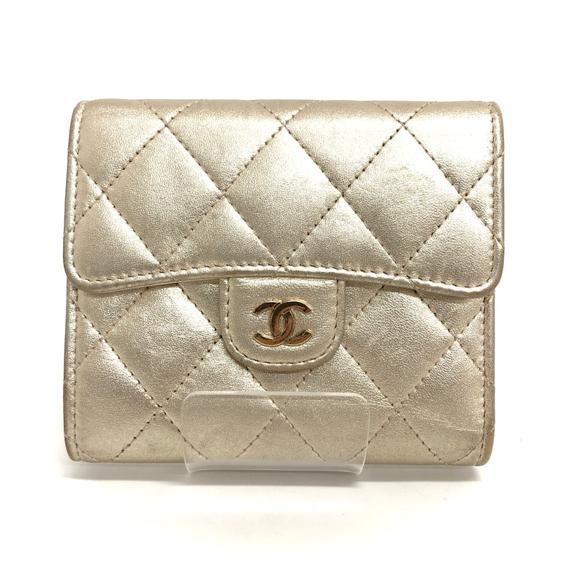 【中古品】【レディース】 CHANEL シャネル A82288 クラシックスモール ウォレット 三つ折り財布 181-260713-rs-07-fur カラー：シャンパンゴールド系 万代Net店