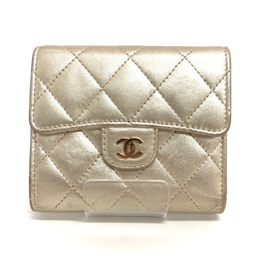 【中古品】【レディース】 CHANEL シャネル A82288 クラシックスモール ウォレット 三つ折り財布 181-260713-rs-07-fur カラー：シャンパンゴールド系 万代Net店