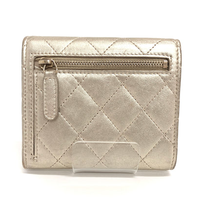 【中古品】【レディース】 CHANEL シャネル A82288 クラシックスモール ウォレット 三つ折り財布 181-260713-rs-07-fur カラー：シャンパンゴールド系 万代Net店
