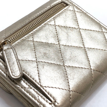 【中古品】【レディース】 CHANEL シャネル A82288 クラシックスモール ウォレット 三つ折り財布 181-260713-rs-07-fur カラー：シャンパンゴールド系 万代Net店