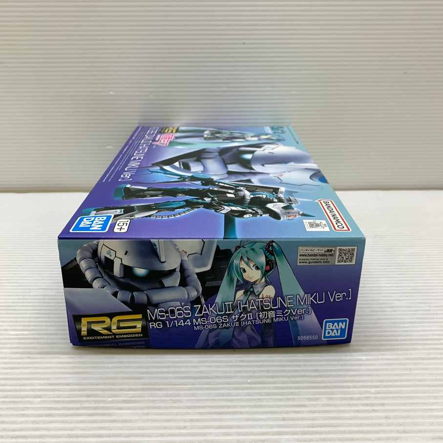 【現状渡し品】 MS-06S　ザクII HATSUNE MIKU 初音ミクver ガンプラ 未組立 箱あり バンダイ 056-260731-YT-01-min 万代Net店