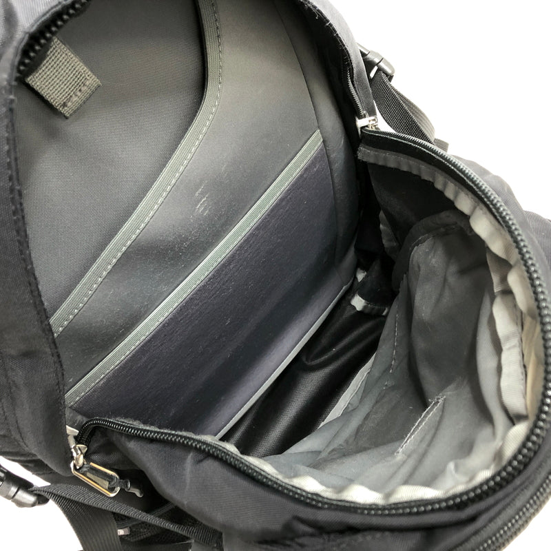 【現状渡し品】【メンズ】 THE NORTH FACE ザ・ノースフェイス HOT SHOT NM72006 ホットショット リュック バックパック 鞄 188-261014-rs-03-fur カラー：ブラック 万代Net店