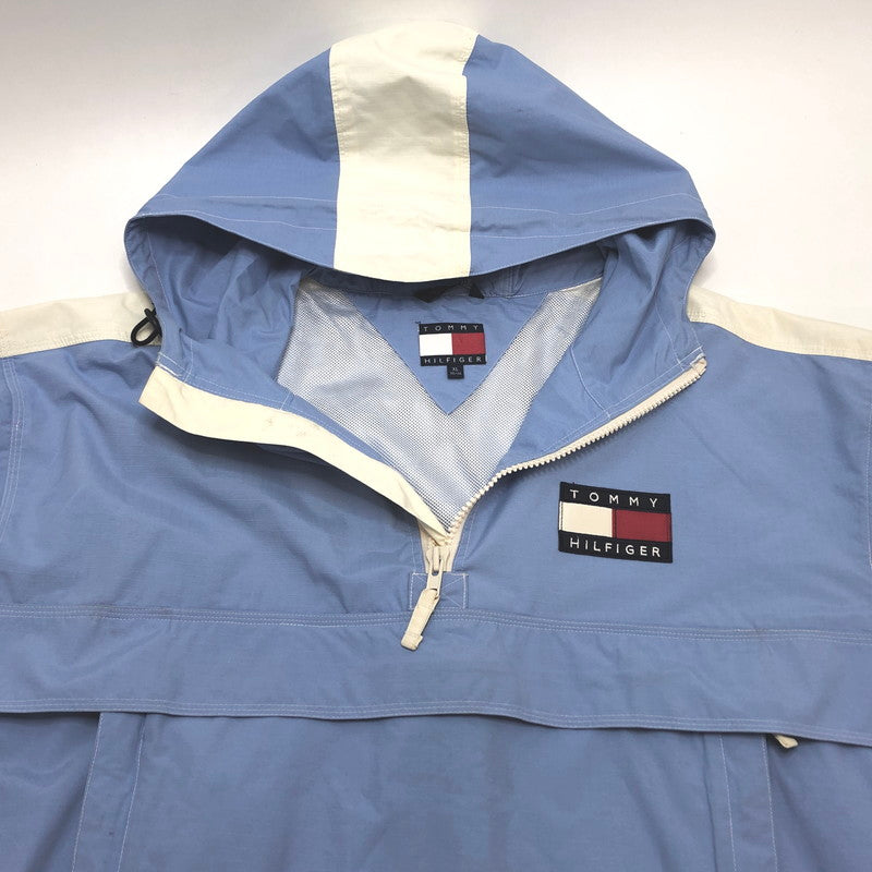 【現状渡し品】【メンズ】 TOMMY HILFIGER トミーヒルフィガー ANORAK PARKA アノラック パーカ プルオーバー ナイロンジャケット アウターヴィンテージ系 146-251121-rs-06-fur サイズ：XL カラー：ブルー・サックス系 万代Net店