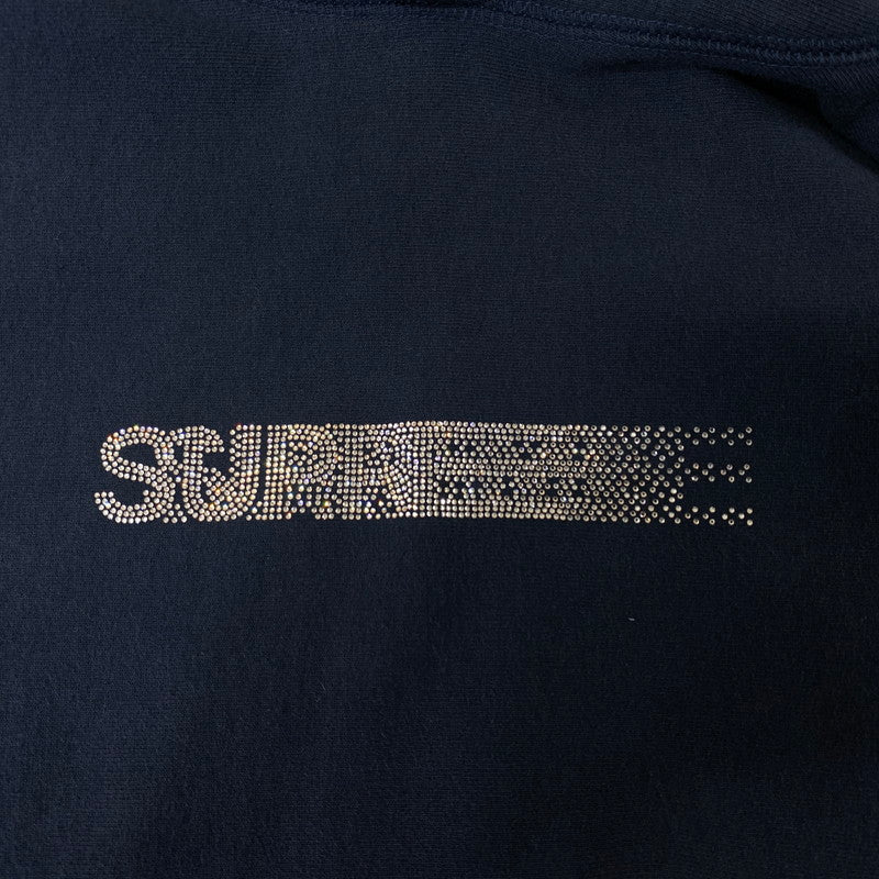 【中古品】【メンズ】 Supreme シュプリーム × SWAROVSKI スワロフスキー 別注 コラボ 25AW MOTION LOGO HOODED SWEATSHIRT モーション ロゴ フーデッド スウェット トップス プルオーバーパーカー 149-260610-ko-15-tei サイズ：XL カラー：ネイビー 万代Net店