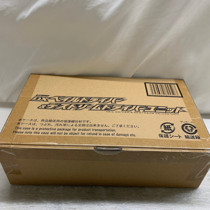 【未使用品】 仮面ライダーリバイス/DXベイルドライバー＆デストリームドライバーユニット 042-261014-MS-10-min 万代Net店