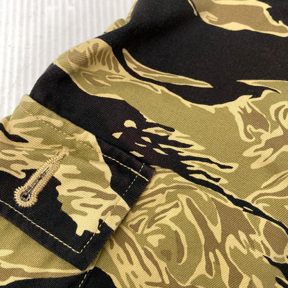【中古品】【メンズ】 BUZZ RICKSON'S バズリクソンズ BR51904 GOLD TIGER PATTERNS SHORTS ゴールド タイガー パターン ショーツ パンツ ボトムス ズボン 156-260603-cs-15-izu サイズ：A-L カラー：マルチ 万代Net店