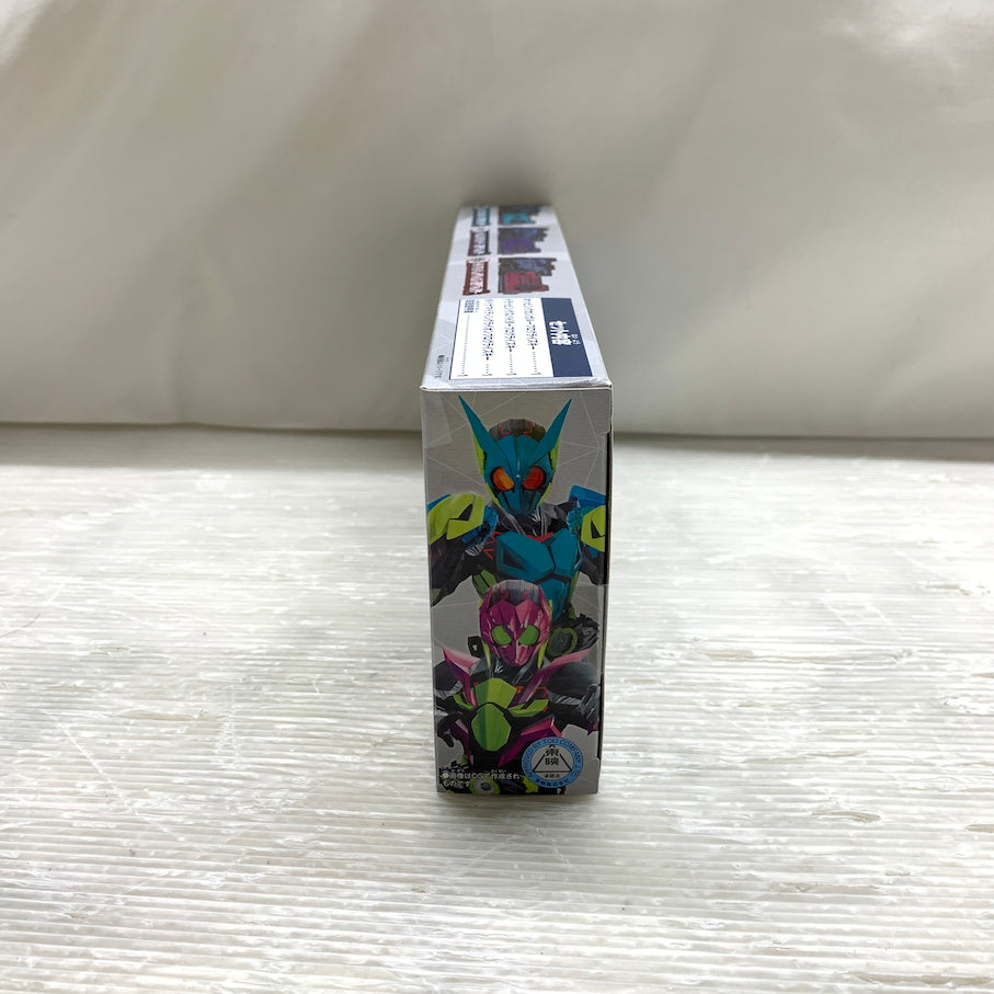 【中古美品】 バンダイ DXプログライズキーセット03 仮面ライダーゼロワン 042-261007-MS-08-min 万代Net店