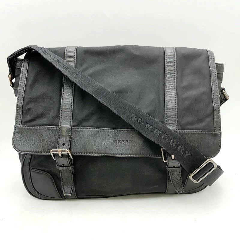 【中古品】【メンズ】 BURBERRY バーバリー 3827140 レザー ナイロンキャンバス ショルダーバッグ カバン 鞄 180-250515-as-07-izu カラー：ブラック 万代Net店