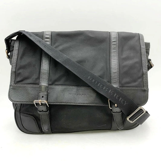 【中古品】【メンズ】 BURBERRY バーバリー 3827140 レザー ナイロンキャンバス ショルダーバッグ カバン 鞄 180-250515-as-07-izu カラー：ブラック 万代Net店