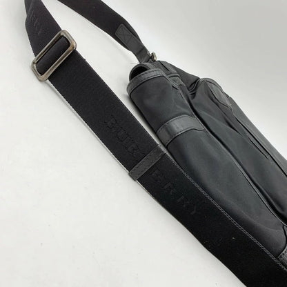 【中古品】【メンズ】 BURBERRY バーバリー 3827140 レザー ナイロンキャンバス ショルダーバッグ カバン 鞄 180-250515-as-07-izu カラー：ブラック 万代Net店