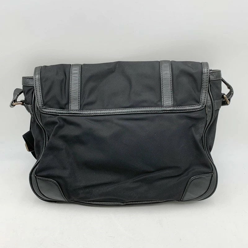 【中古品】【メンズ】 BURBERRY バーバリー 3827140 レザー ナイロンキャンバス ショルダーバッグ カバン 鞄 180-250515-as-07-izu カラー：ブラック 万代Net店